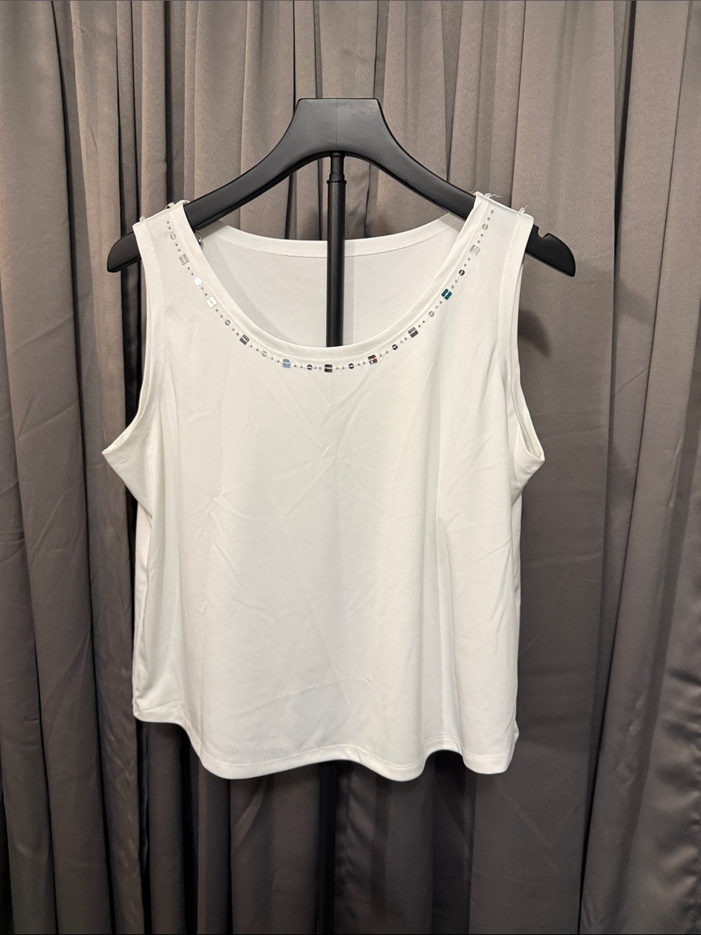 Sleeveless White Embellished Neck Tank Top